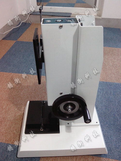 手動(dòng)立式測試臺(tái)圖片